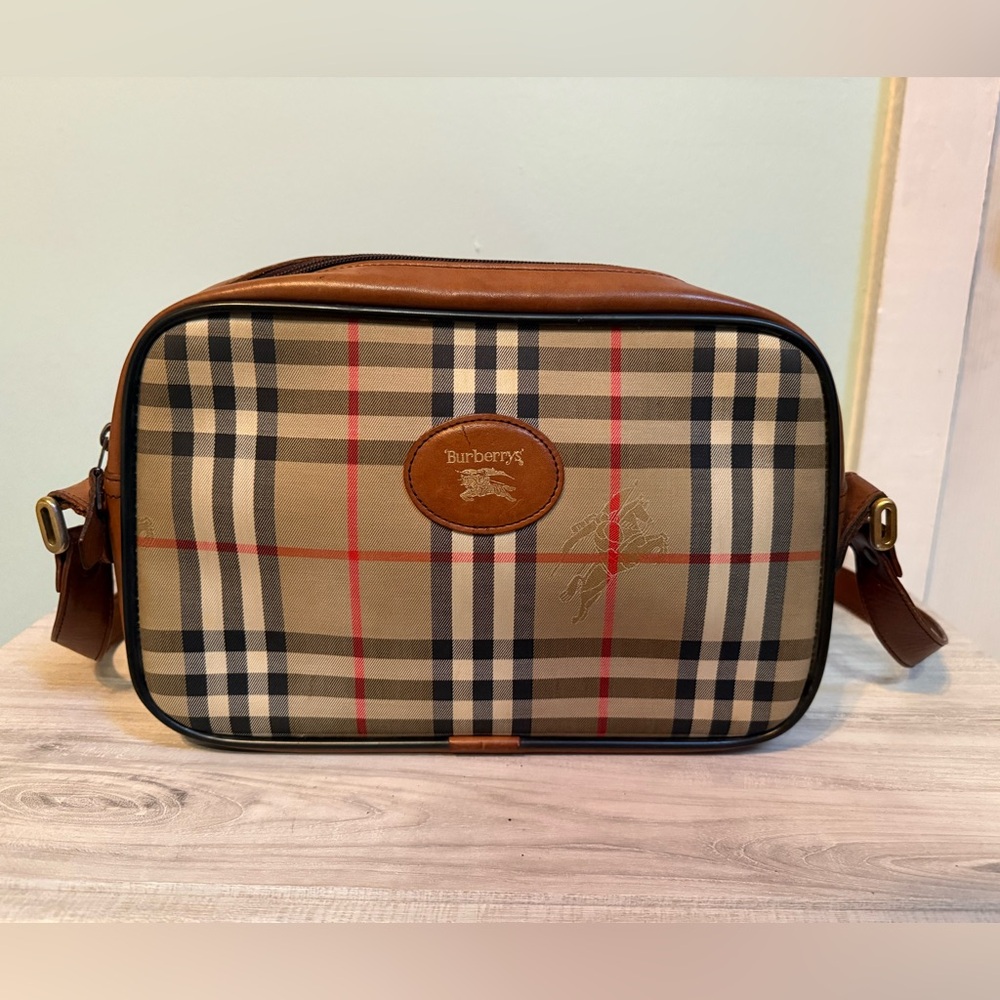 Burberry vintage nova check shadow horse shoulder bag